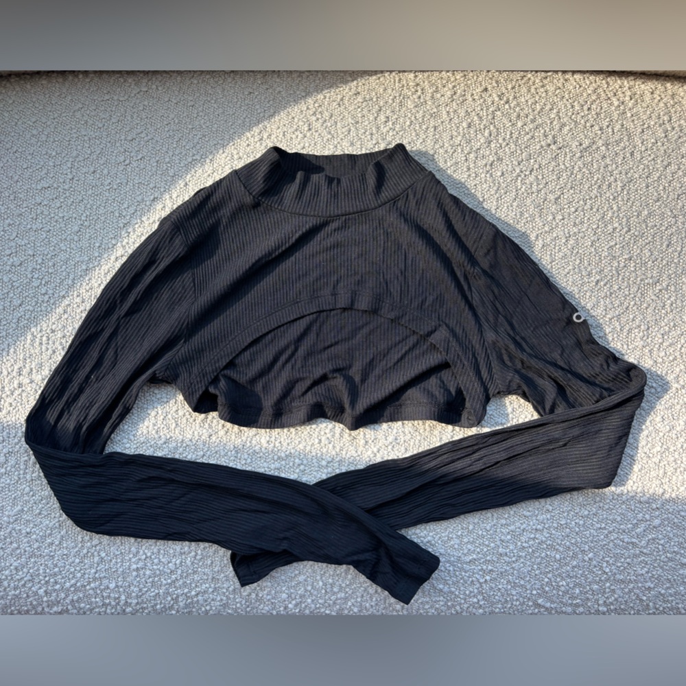 Alo long sleeve warmer